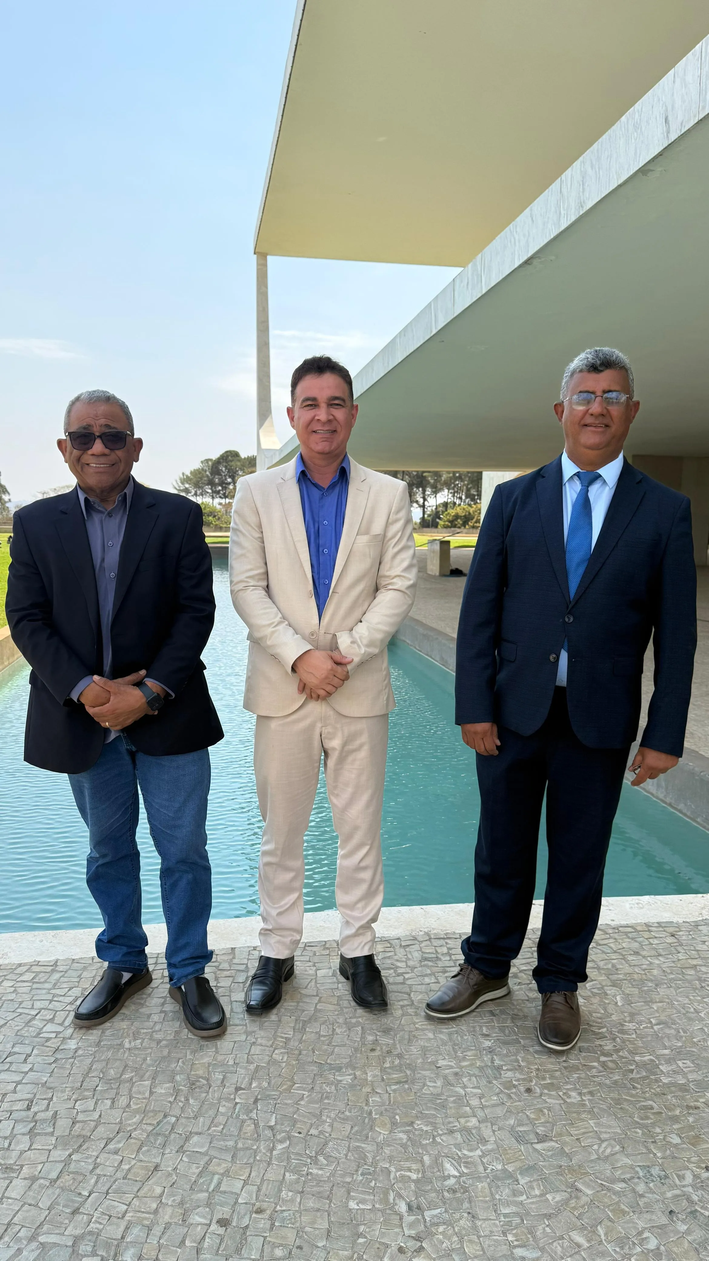 Três integrantes da comitiva