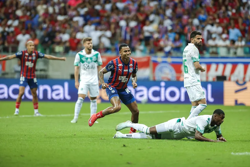 Jean Lucas marcou dois gols