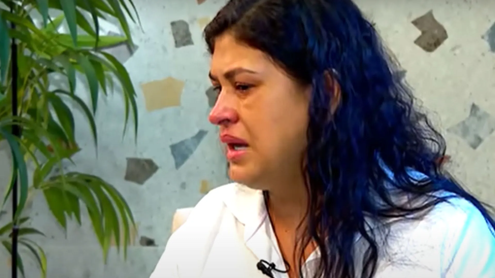 Diva Gomes chorou ao relembrar o dia que o cantor saiu de casa