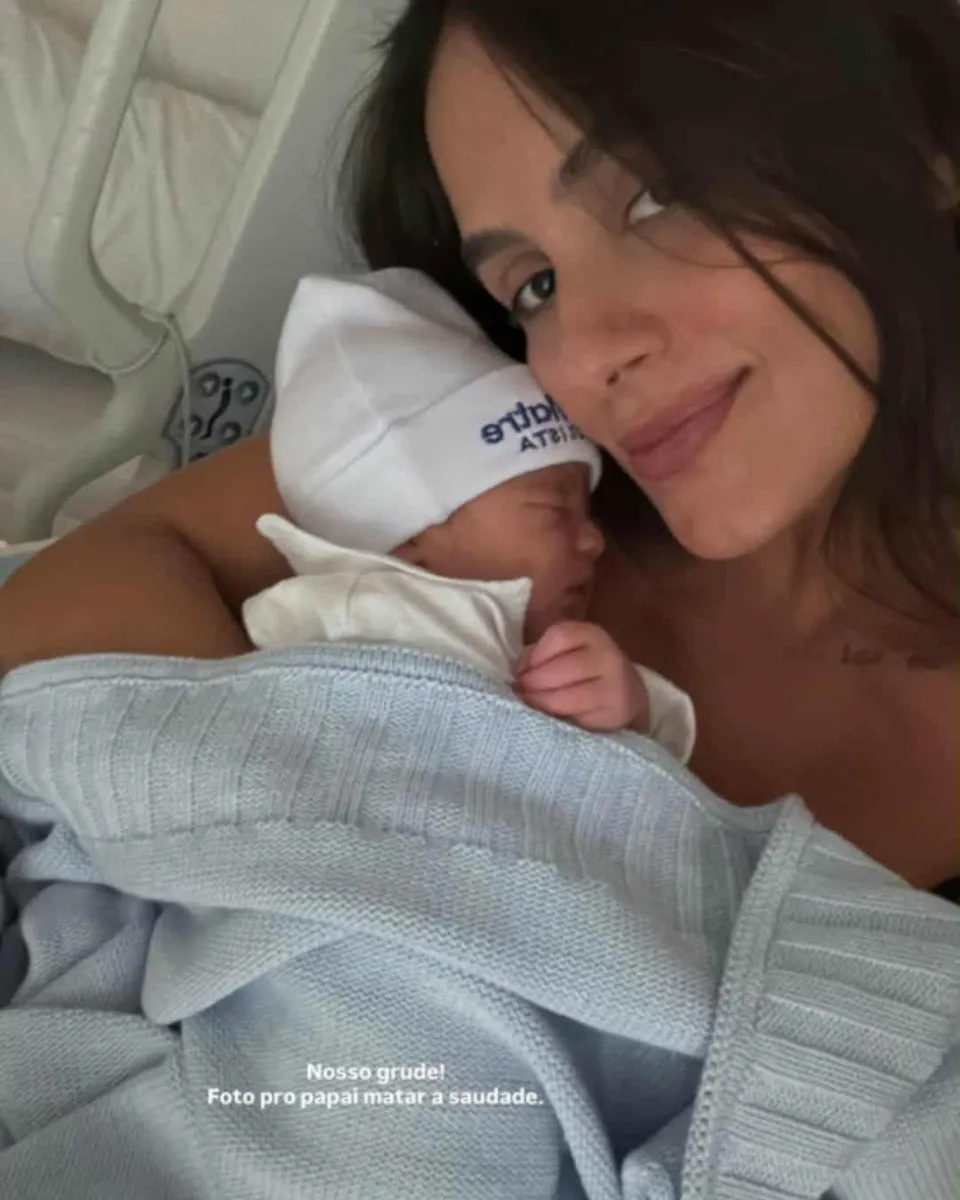 Carol Peixinho com a filha