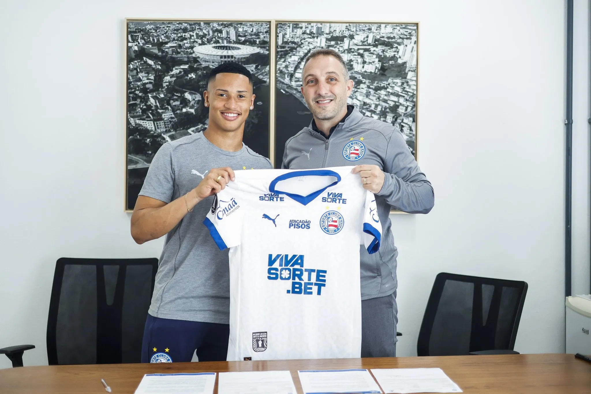 Foto do anúncio de renovação do contrato de Tiago