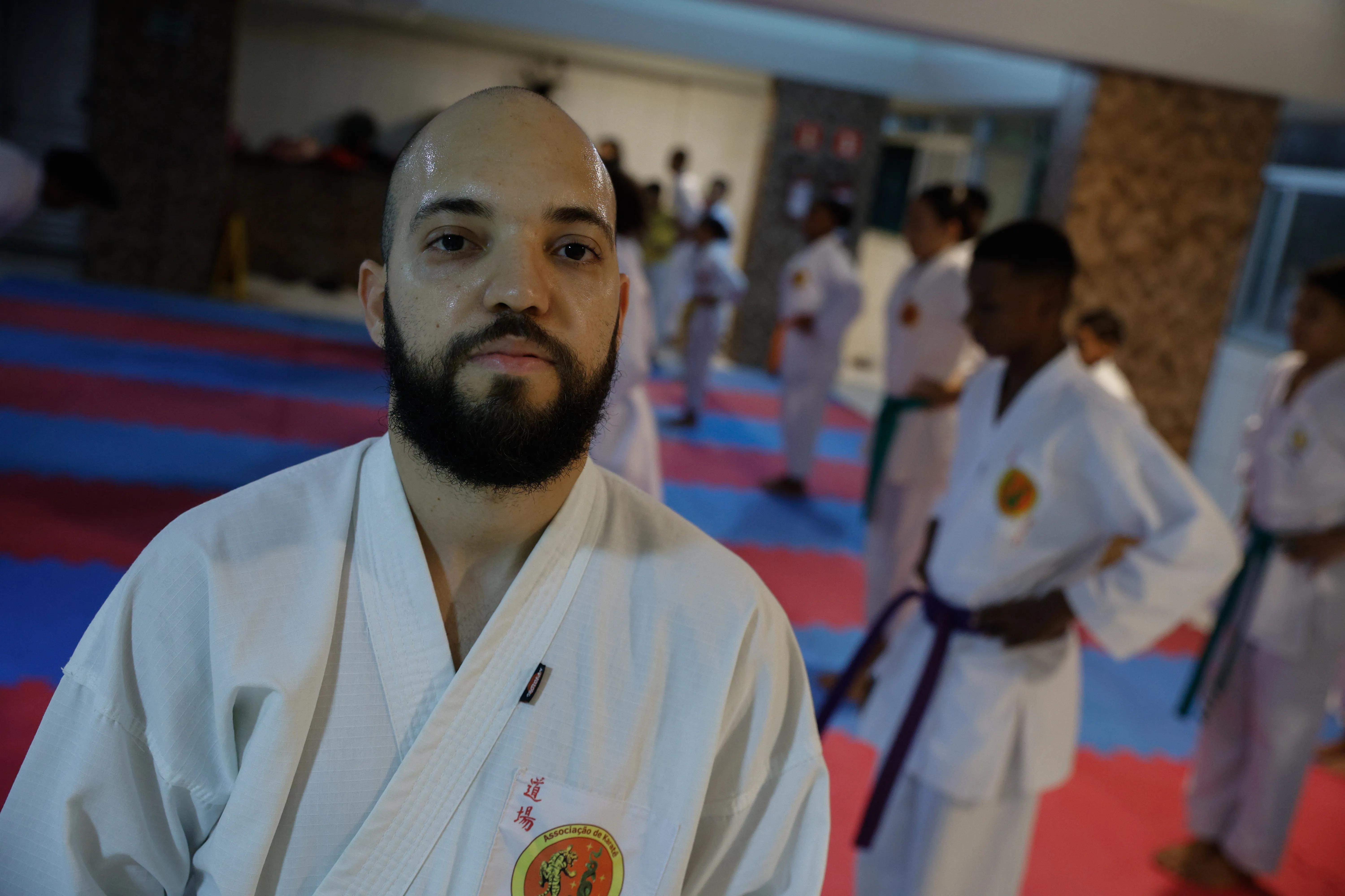 Matheus Malta, professor comanda as aulas no dojo