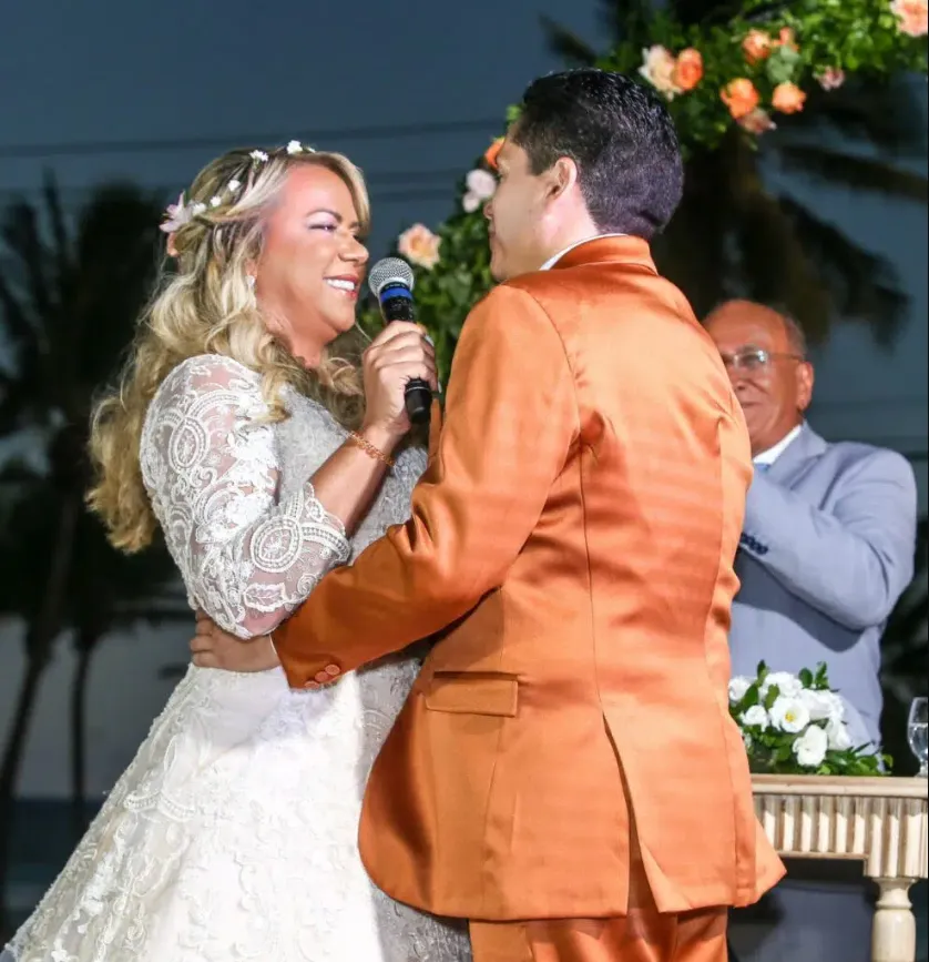 Débora Santana e Uziel Bueno