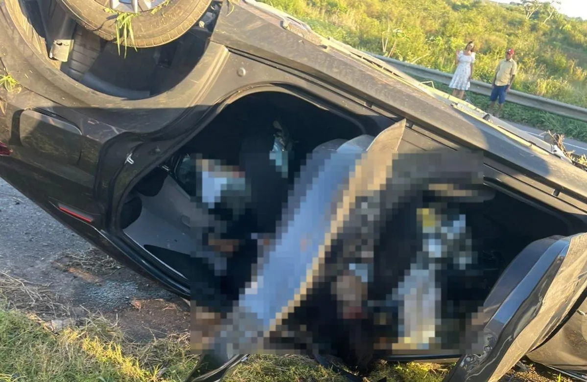 Imagem ilustrativa da imagem Veja imagens do acidente que causou morte da funcionária de Pablo