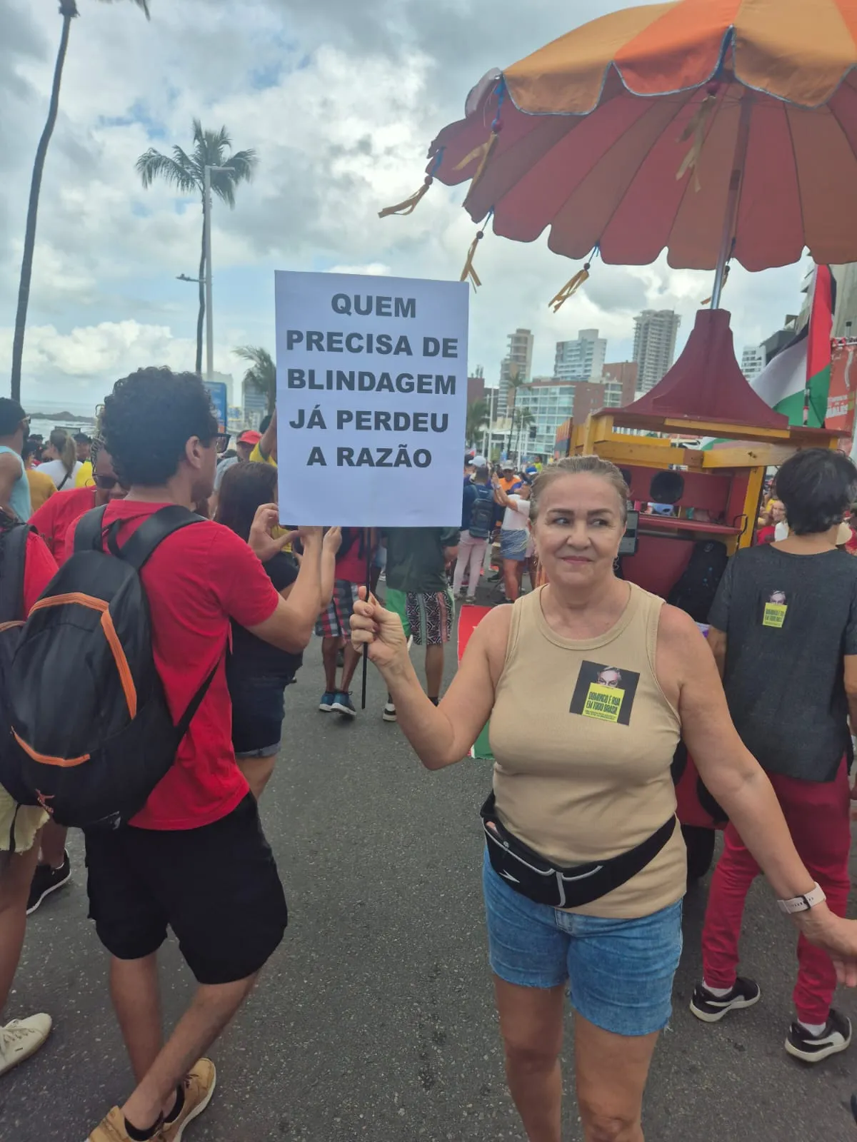 Galera brotou na Barra para protestar contra os políticos