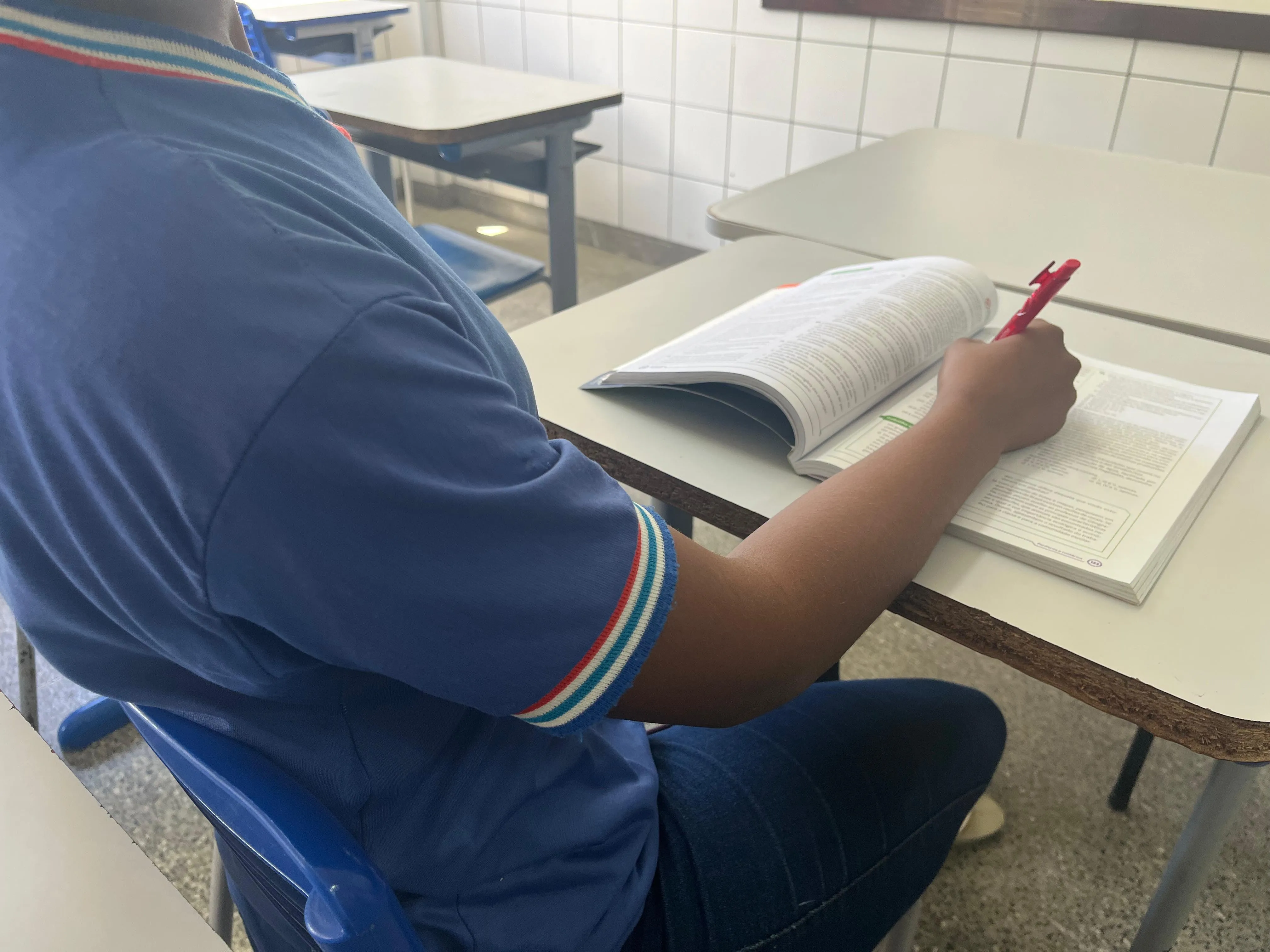 Escolas buscam alternativas para manter os alunos nas unidades