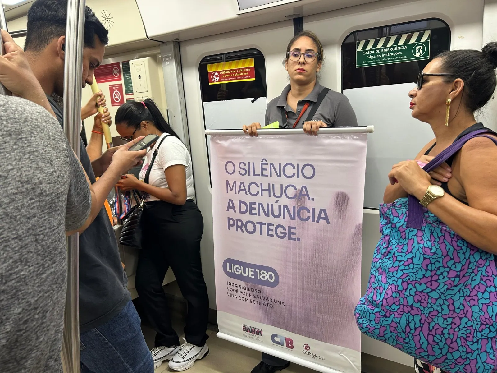 Ação também aconteceu nos vagões do metrô