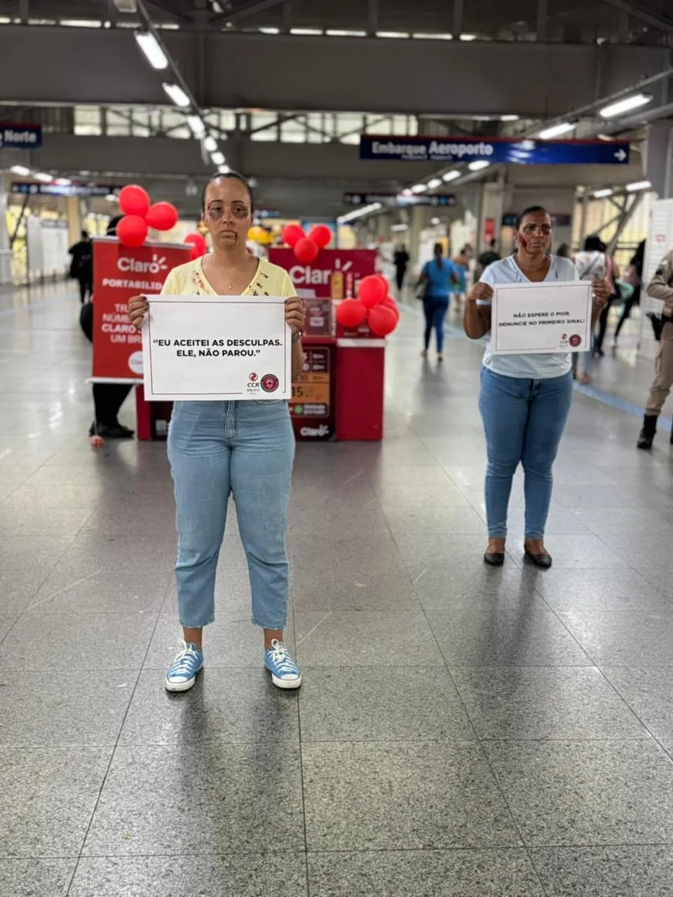 Ação também serviu para chocar o público sobre a violência contra a mulher