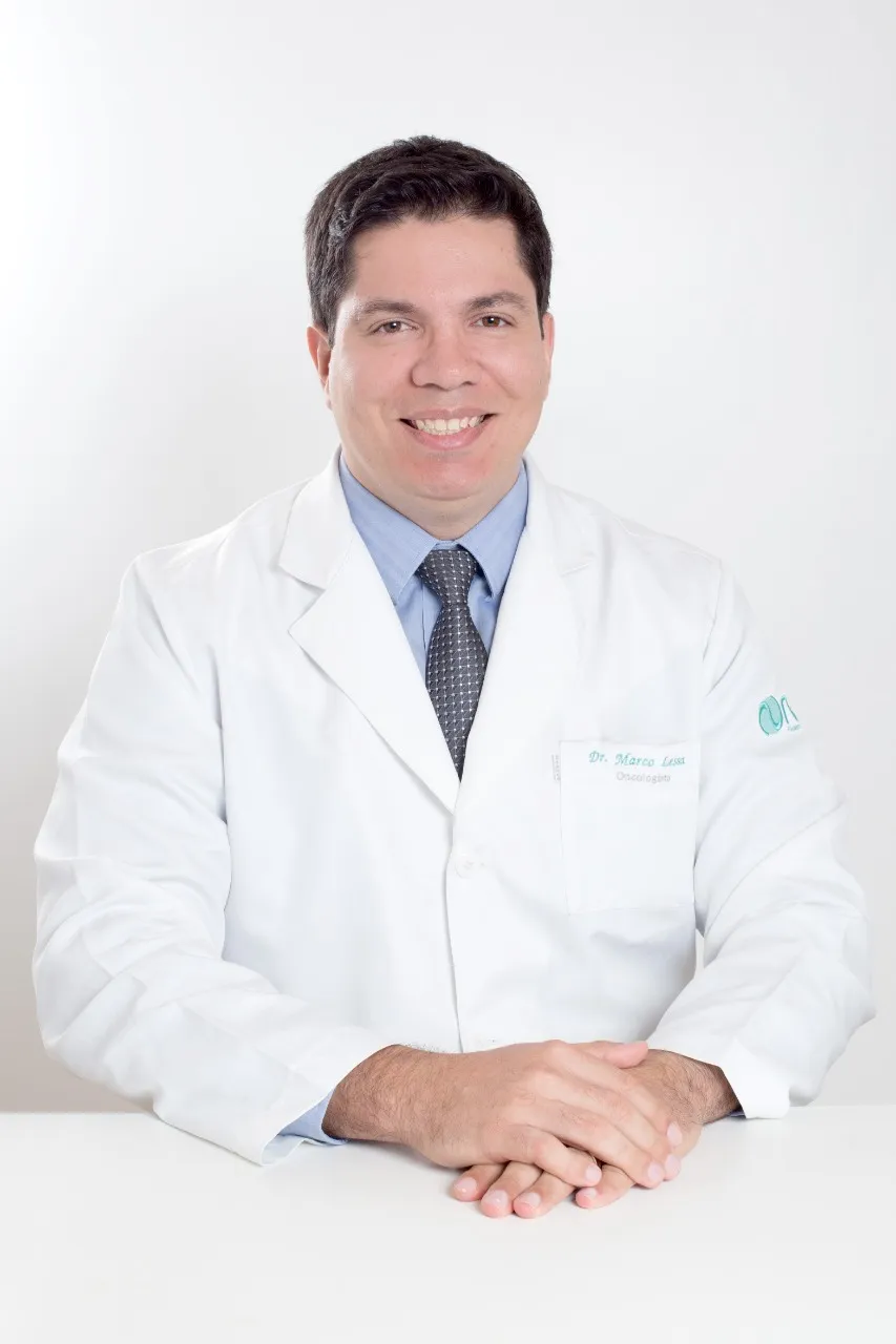 Na foto, o oncologista Marco Lessa