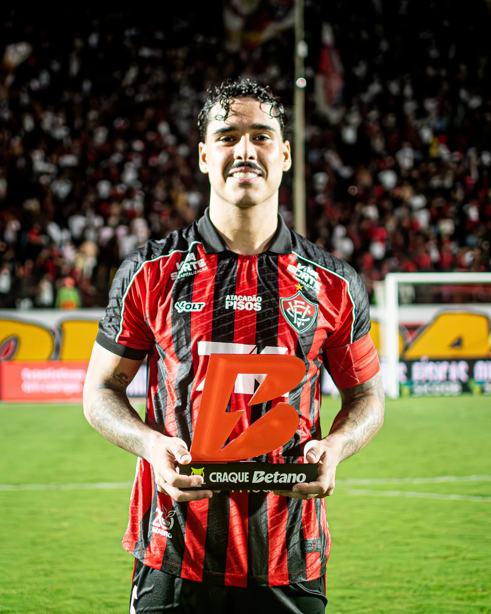 Defensor rubro-negro pertence ao clube carioca