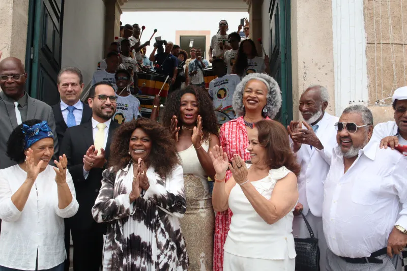 Imagem ilustrativa da imagem Atriz da Globo recebe título de Cidadã Soteropolitana na Câmara