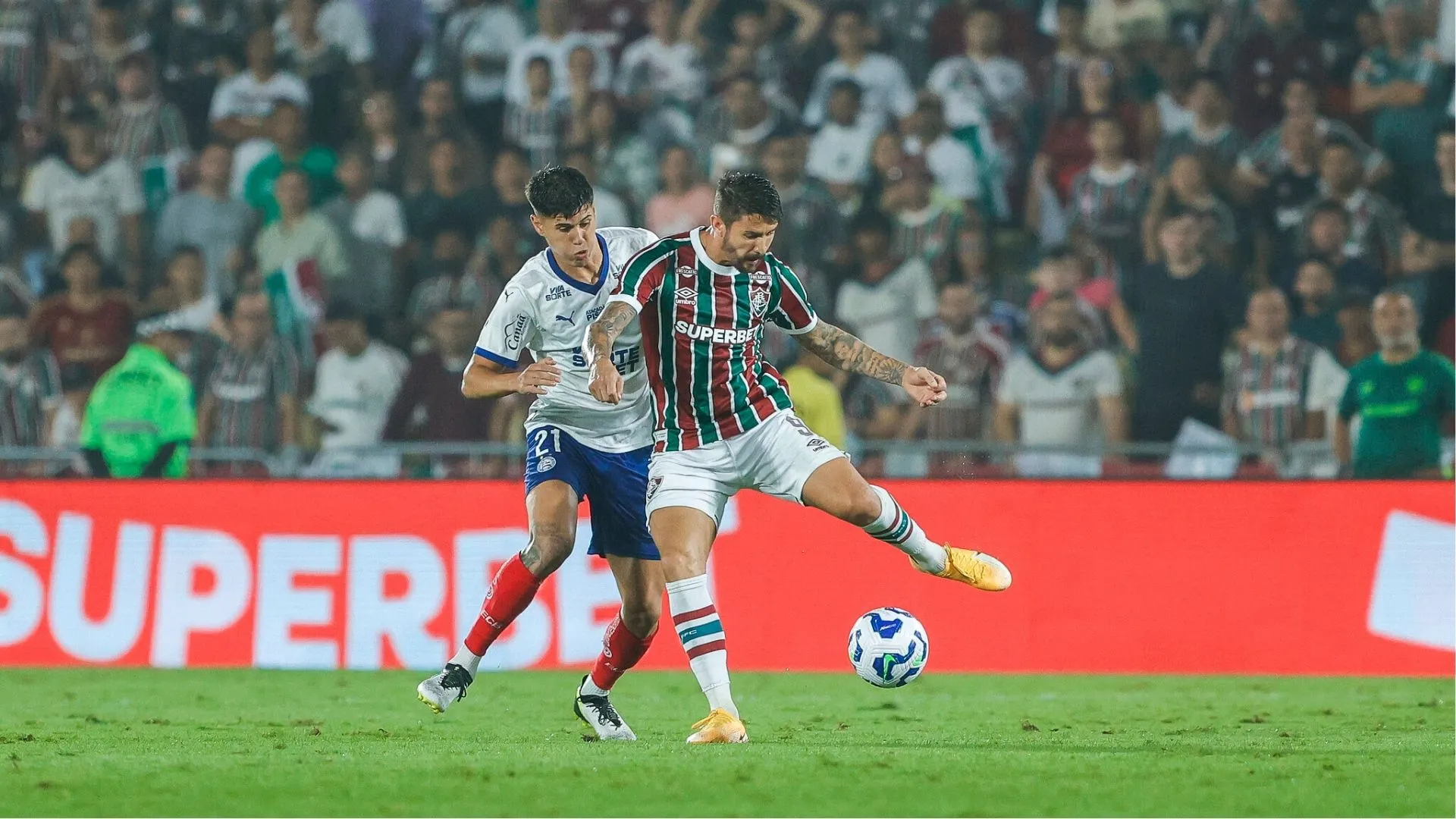Fluminense e Bahia se enfrentam neste domingo