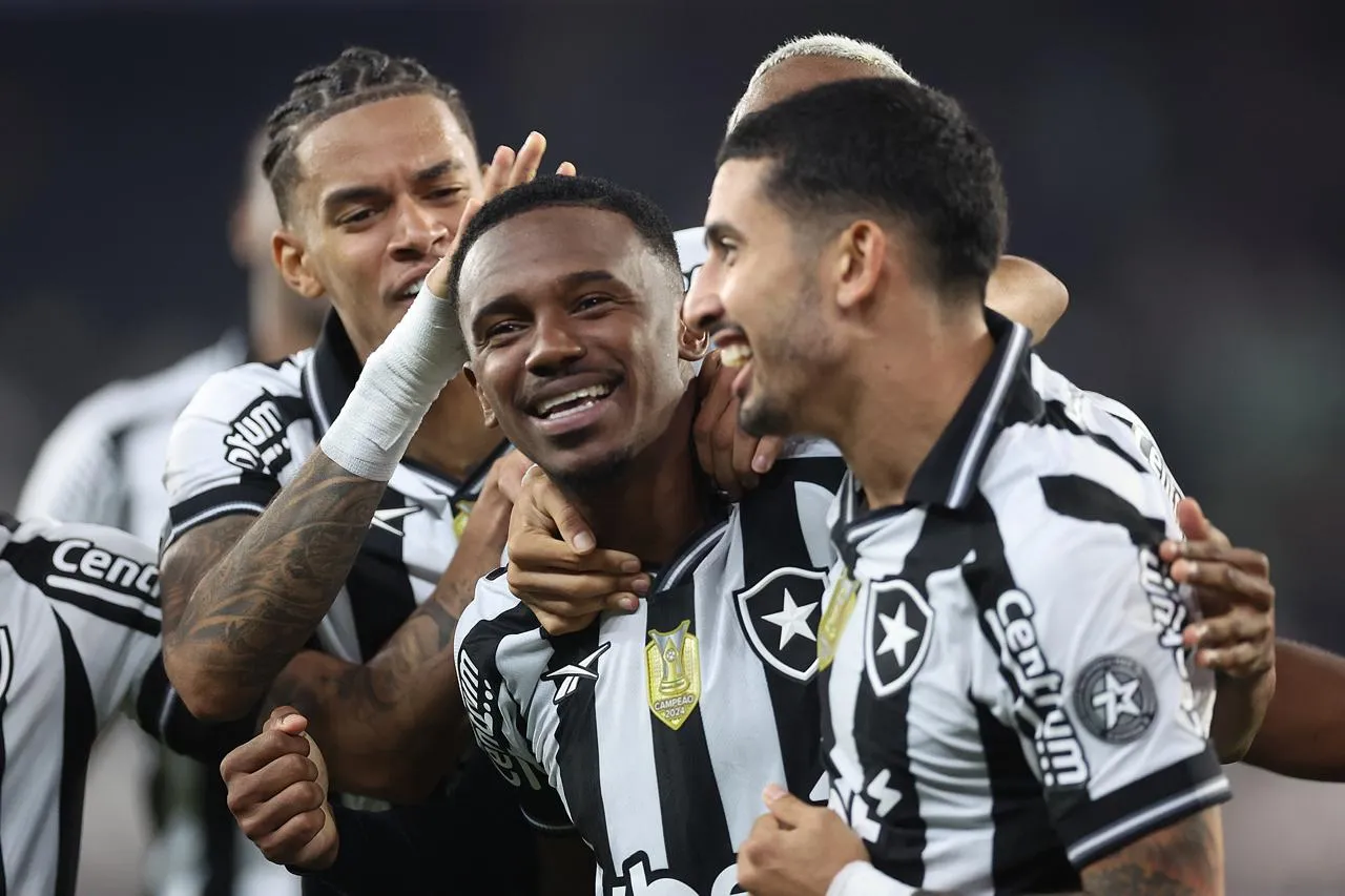 Jeffinho marcou um gol relâmpago