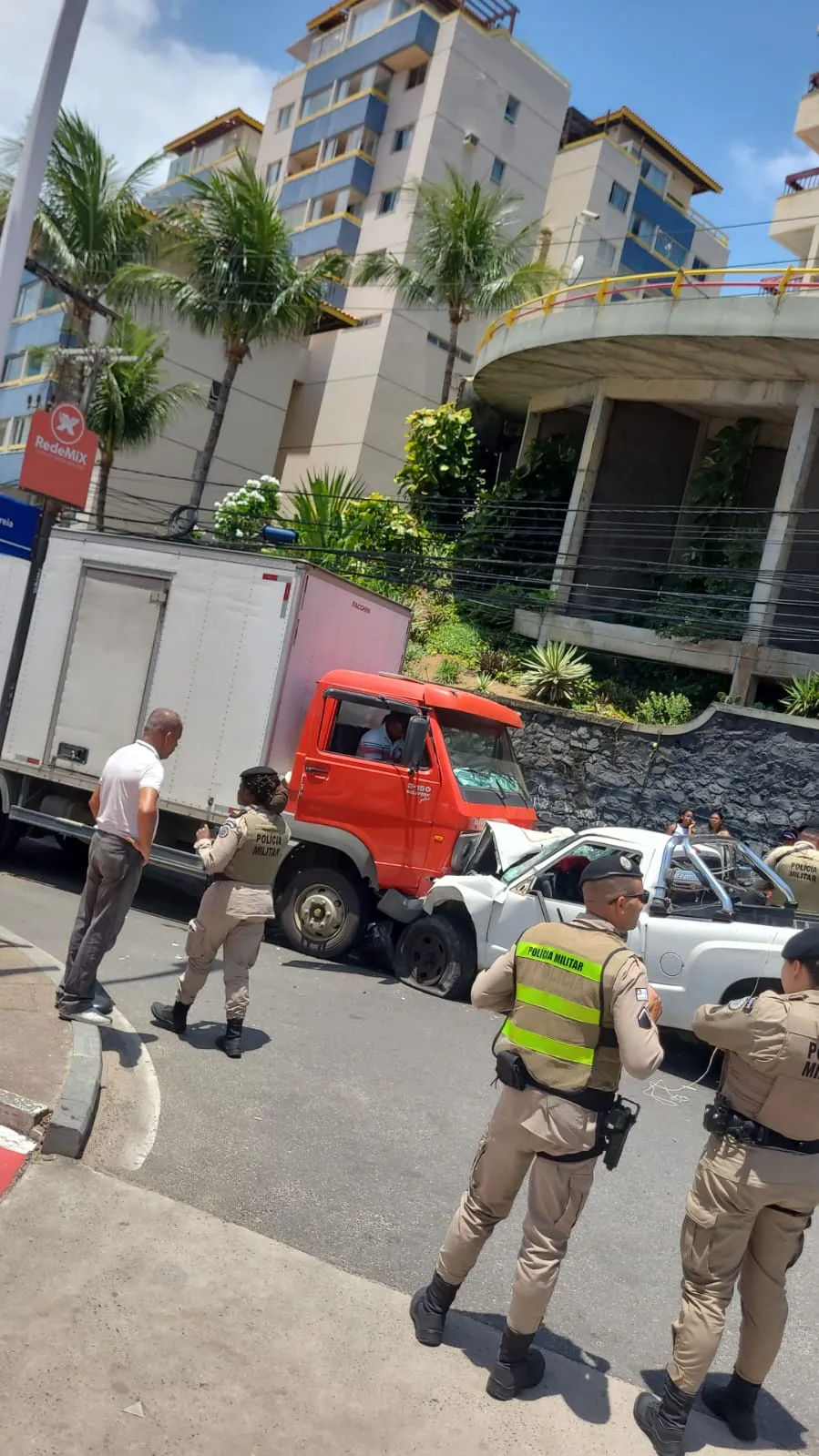 Vitimas chegaram a ficar presas entre as ferragens