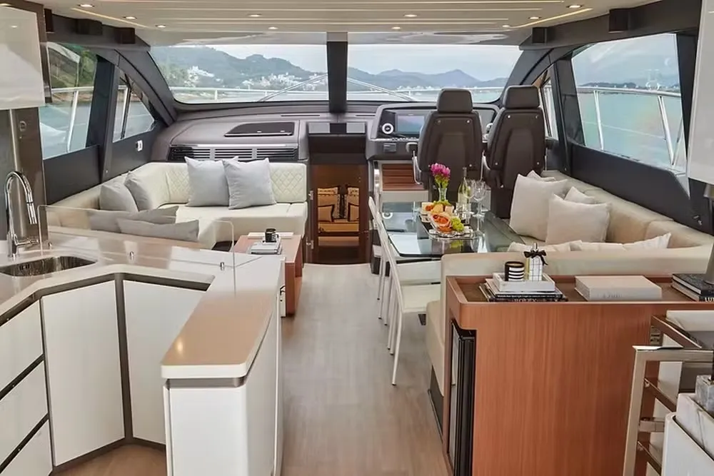 Imagem ilustrativa da imagem Bell Marques compra lancha 'porreta' de R$ 14 milhões; veja fotos