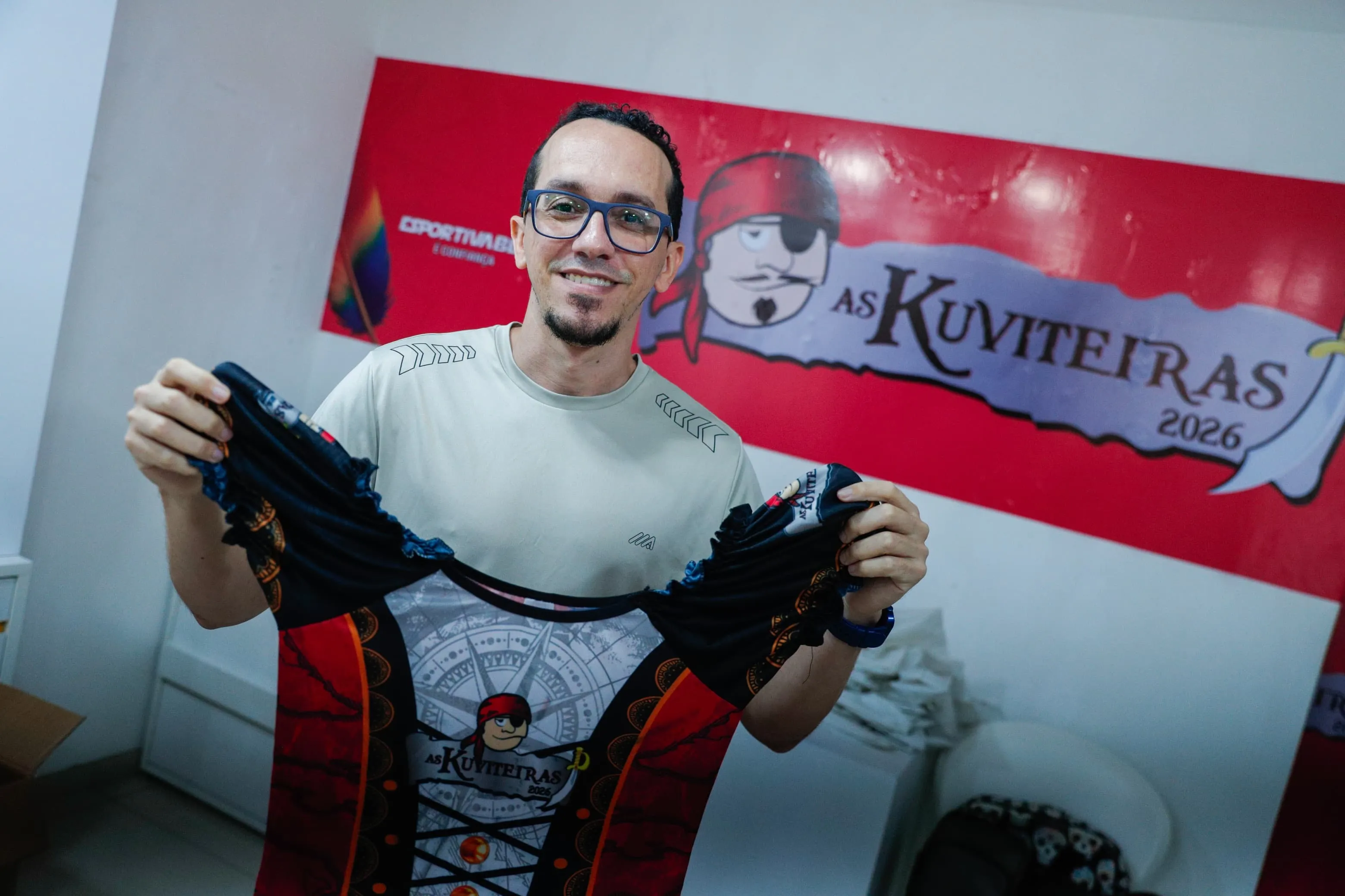 Fantasia foi entregue nesta terça-feira (10)