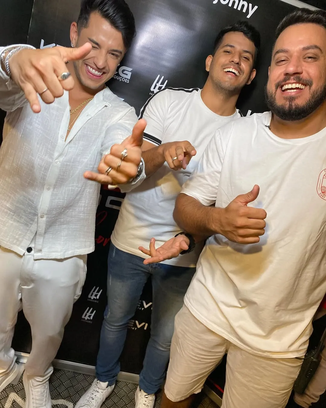 Kevi Jonny  e os irmãos