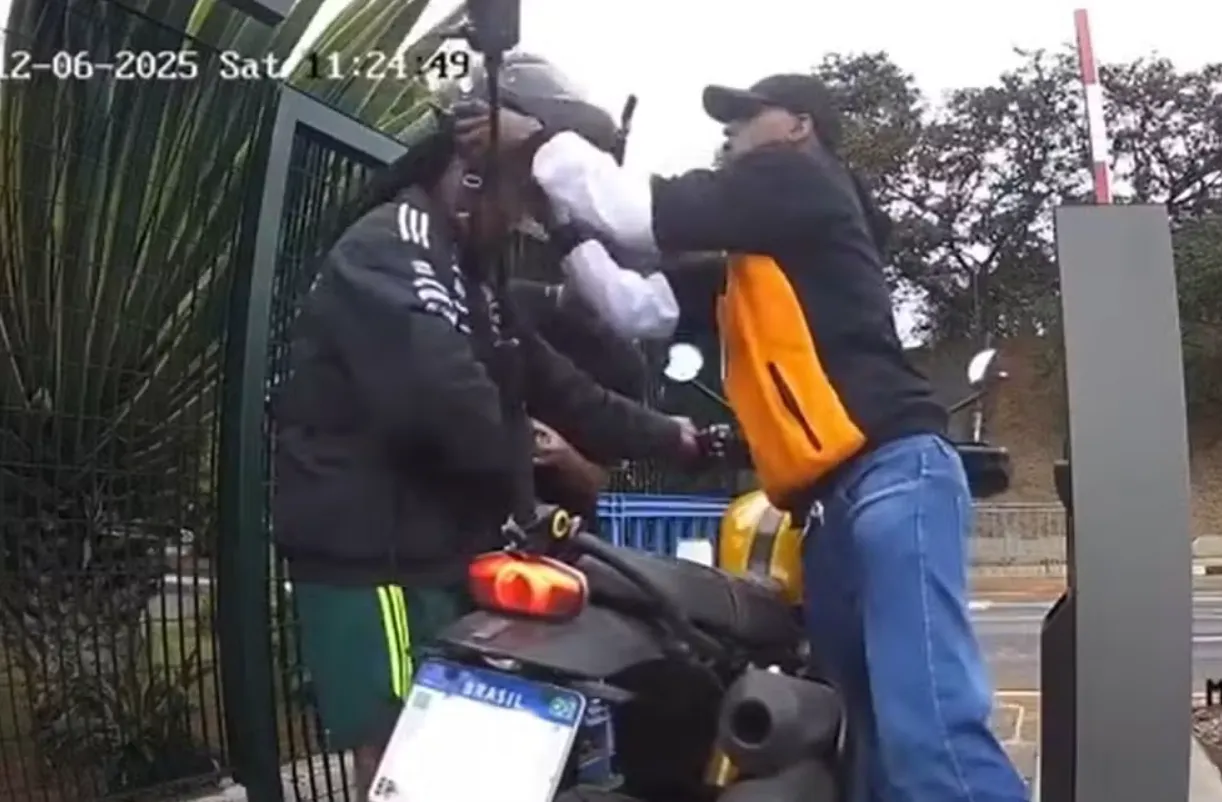 Criminosos roubaram capacete do cantor Rael