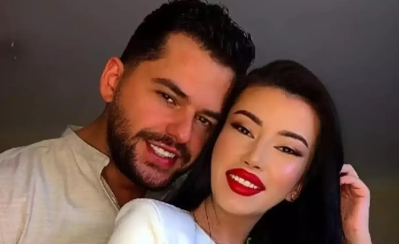 Cantor Shpat Kasapi e sua esposa, Selvije Jao