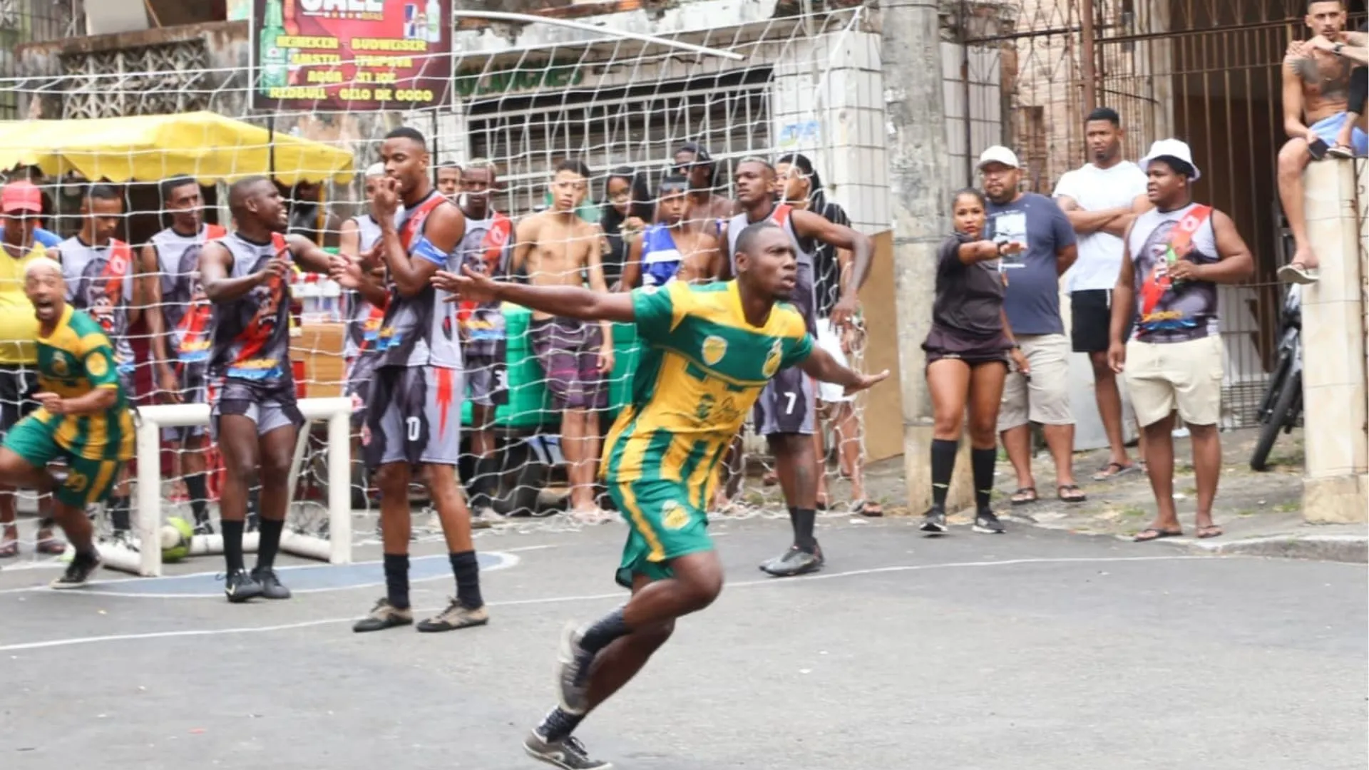 Imagem ilustrativa da imagem Champions Largo: Veja os 'cliques' do maior torneio de golzinho de SSA