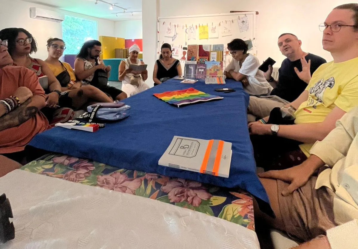 Imagem ilustrativa da imagem Clube de Leitura LGBTI+ debate obras de autores baianos em encontro