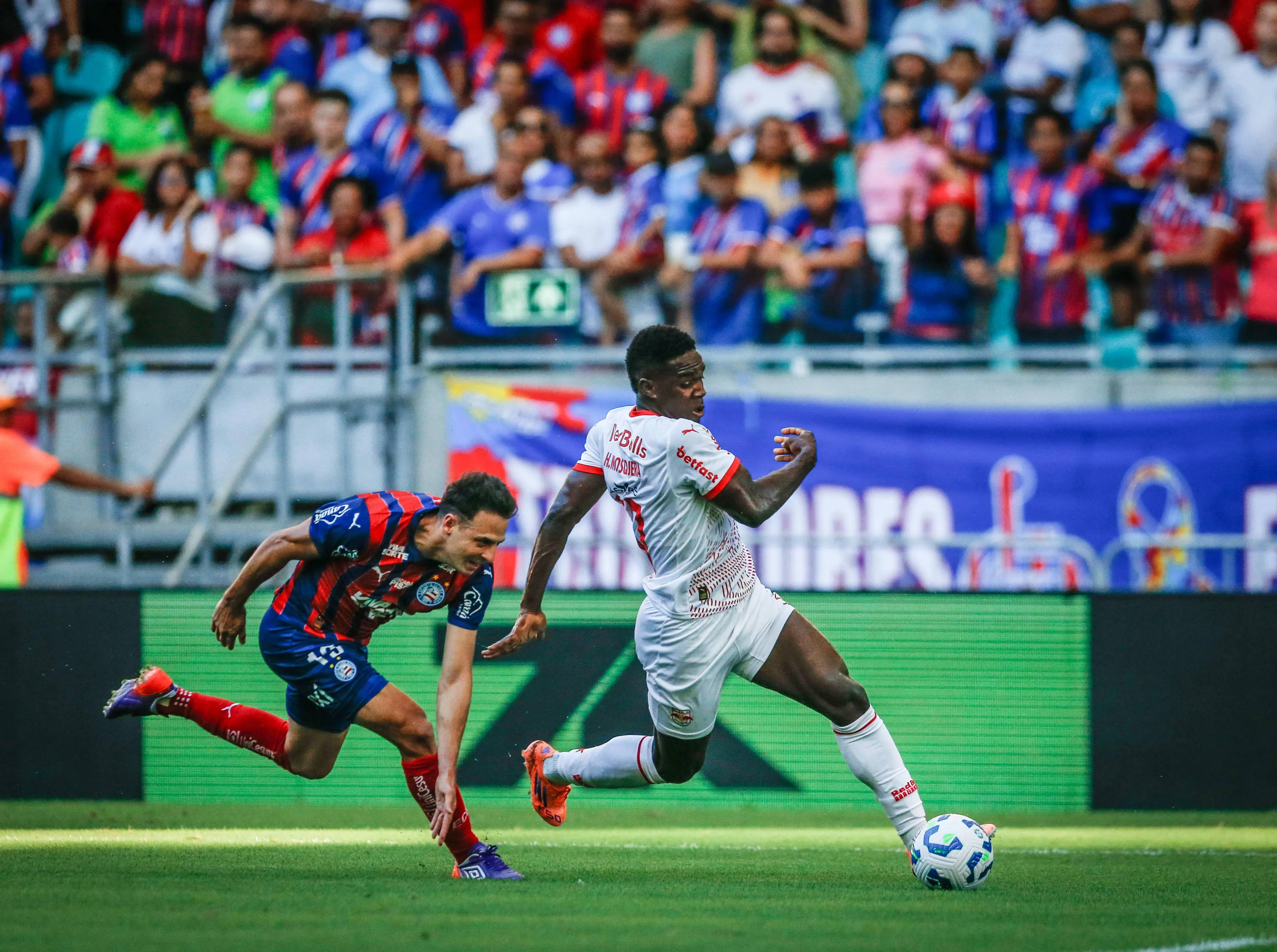 Santi Arias no duelo entre Bahia e RB Bragantino