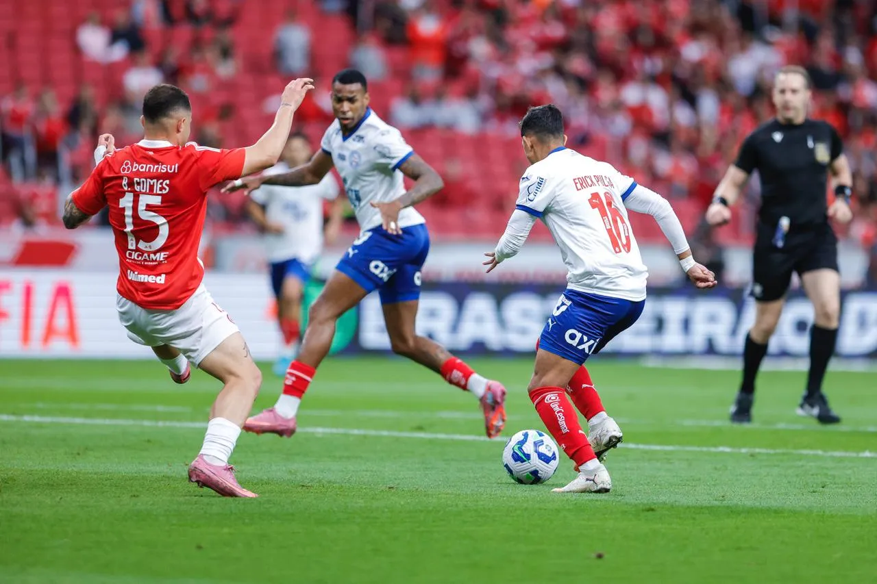 Pulga perdeu dois gols na cara do goleiro