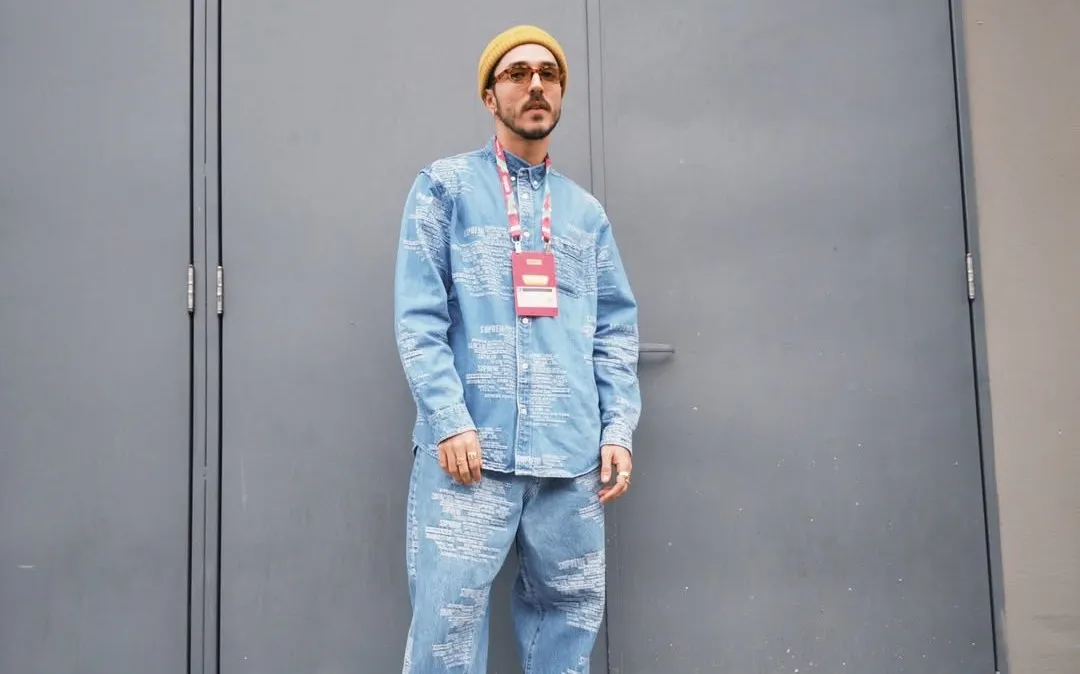 Ator João Vitor Silva está com a cantora Iza