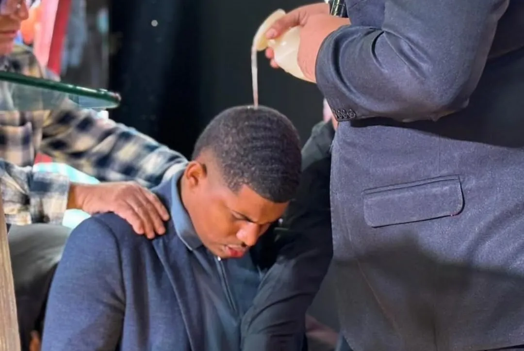 Isaac Fradique é empresário, cantor pentecostal e missionário evangélico