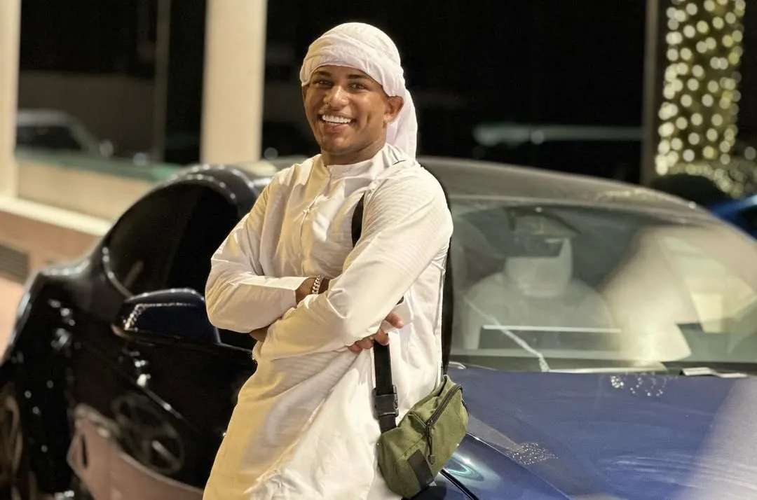 Ex-marido da blogueira Laís Santiago gosta de ostentar na web