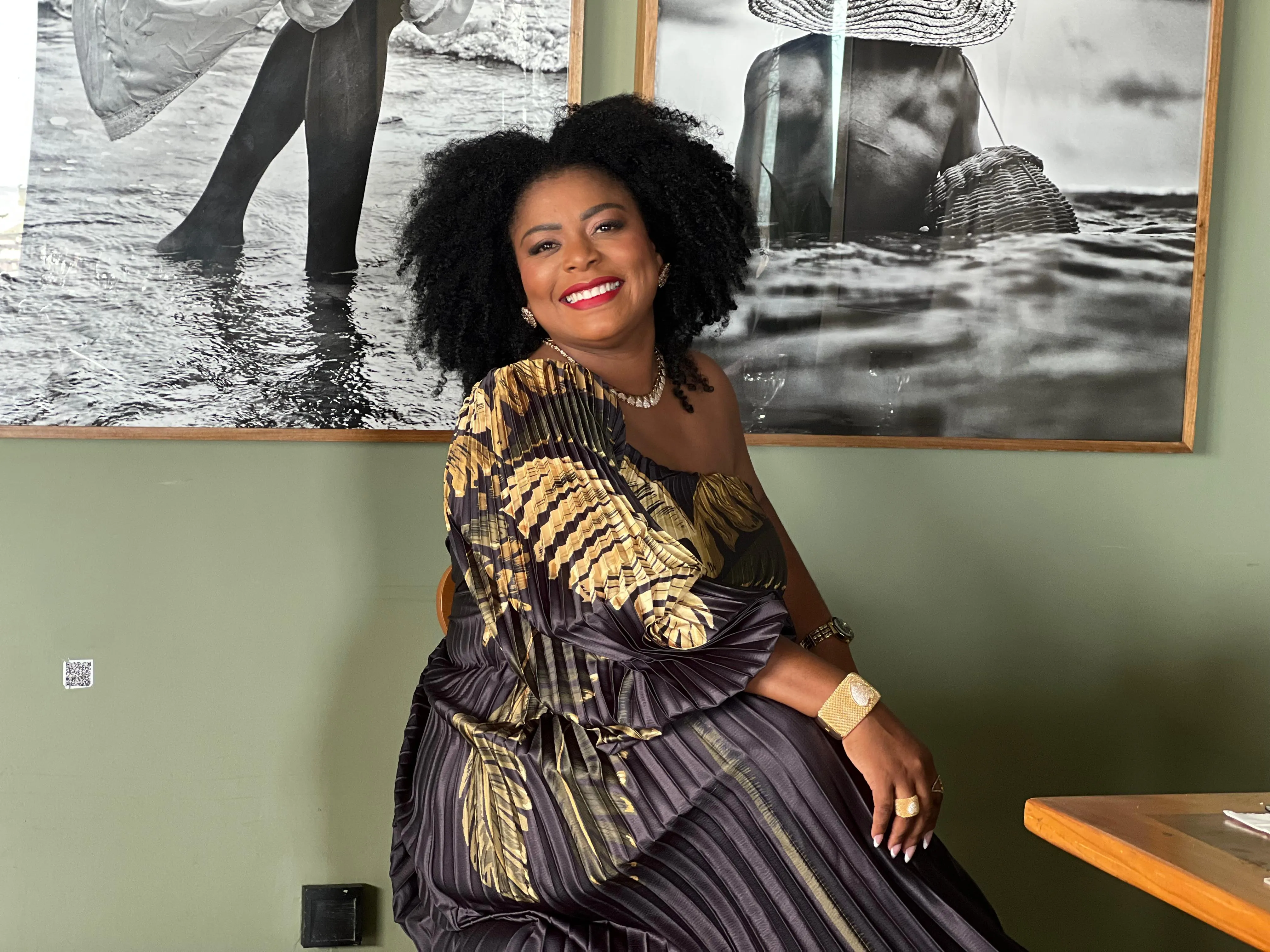 Cáren Cruz, especialista em Colorimetria e Consultora de Imagem Identitária