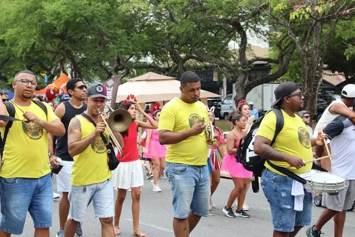 Orquestra de rua “Som da Alegria” foi a trilha sonora do "Incentivar Folia"
