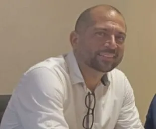 Antonio Viana, corretor de imóveis