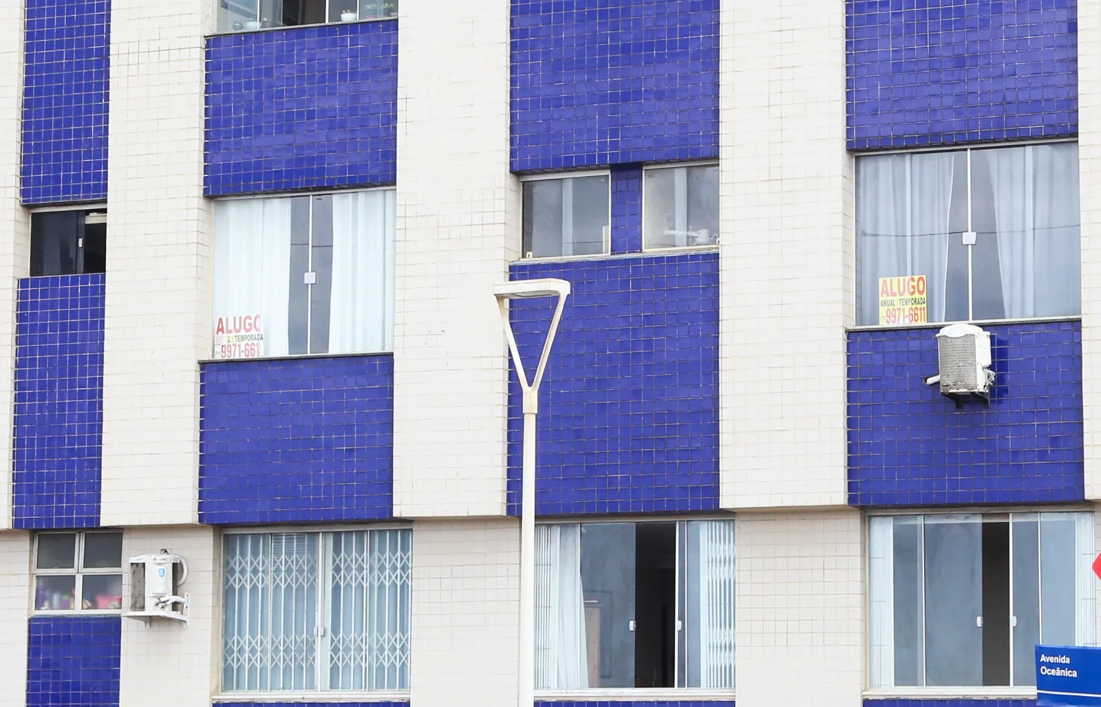 Muita gente aproveita esse período para lucrar com as posições privilegiadas de suas casas