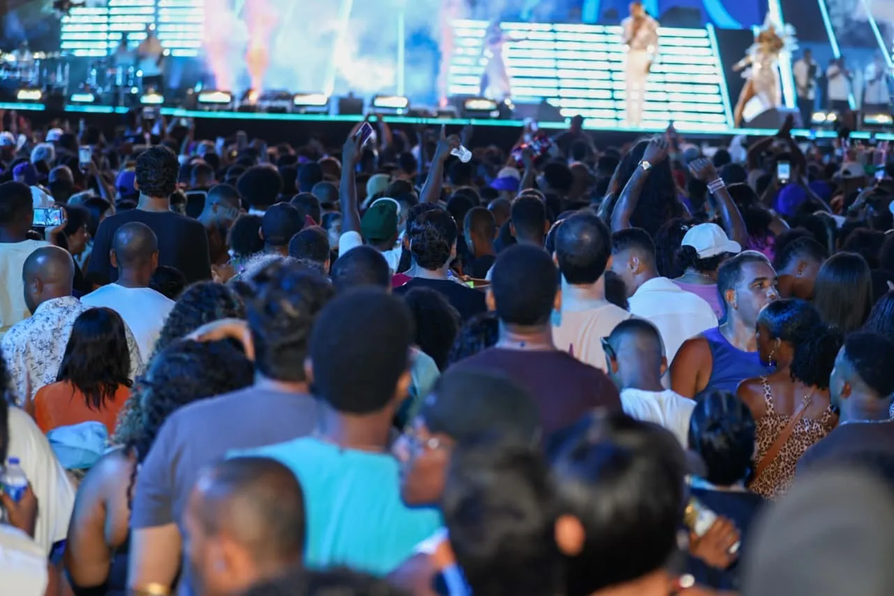 Praça ficou lotada com show do ‘GG’