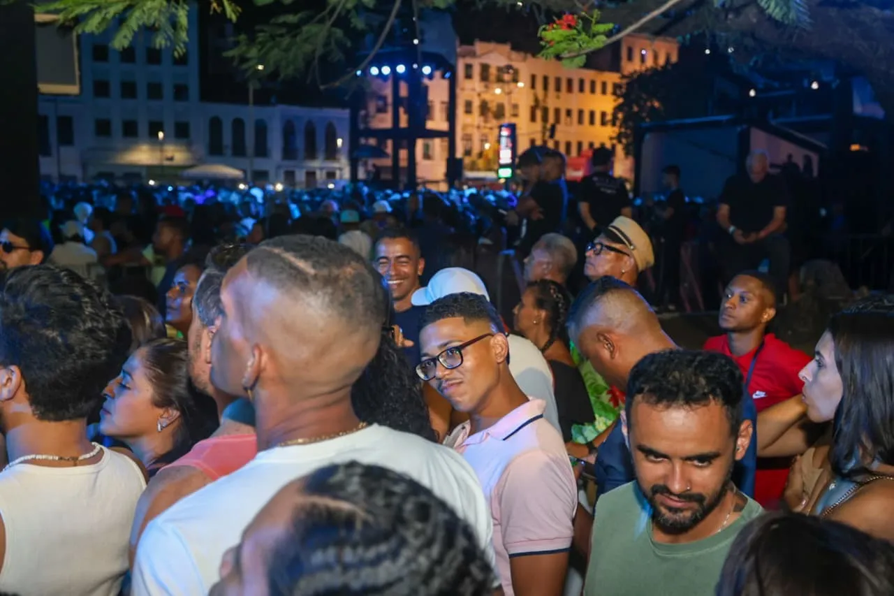 Galera brotou em peso para acompanhar Léo Santana