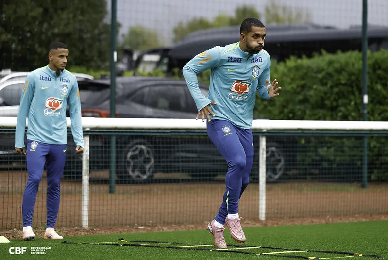 Atividade no CT do Arsenal, em Londres