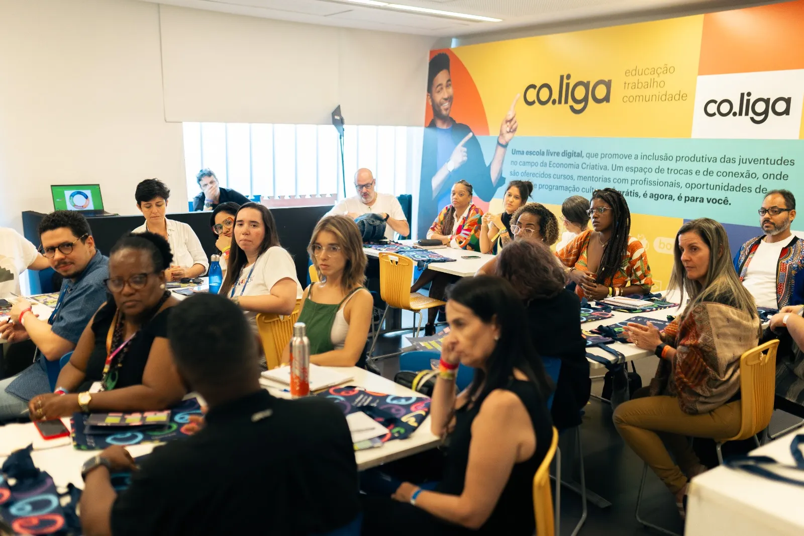 Imagem ilustrativa da imagem Edital oferece bolsa de R$ 8 mil para artistas em Salvador