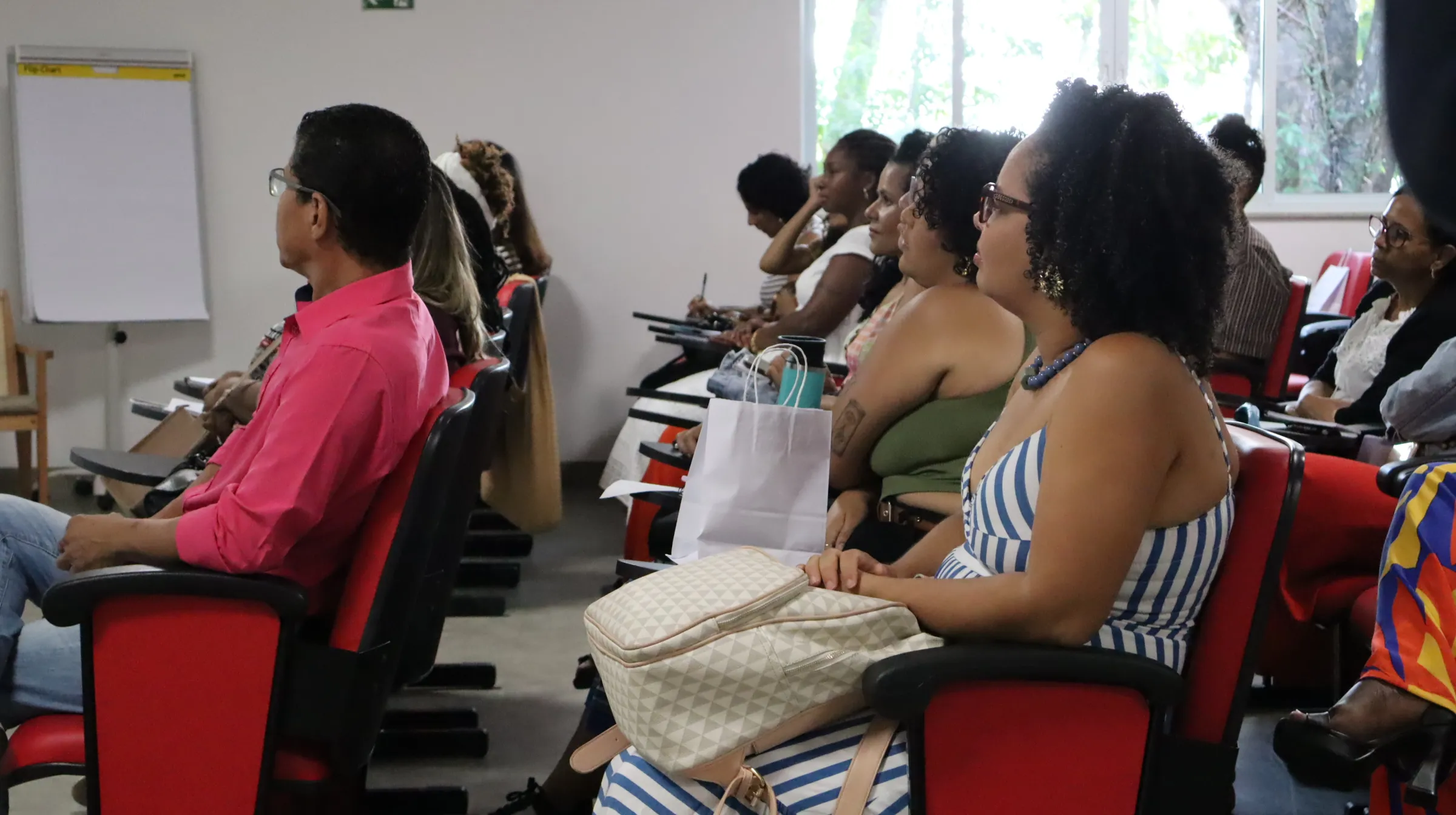 O conteúdo da formação abrange temas como planejamento financeiro e estratégias de mercado
