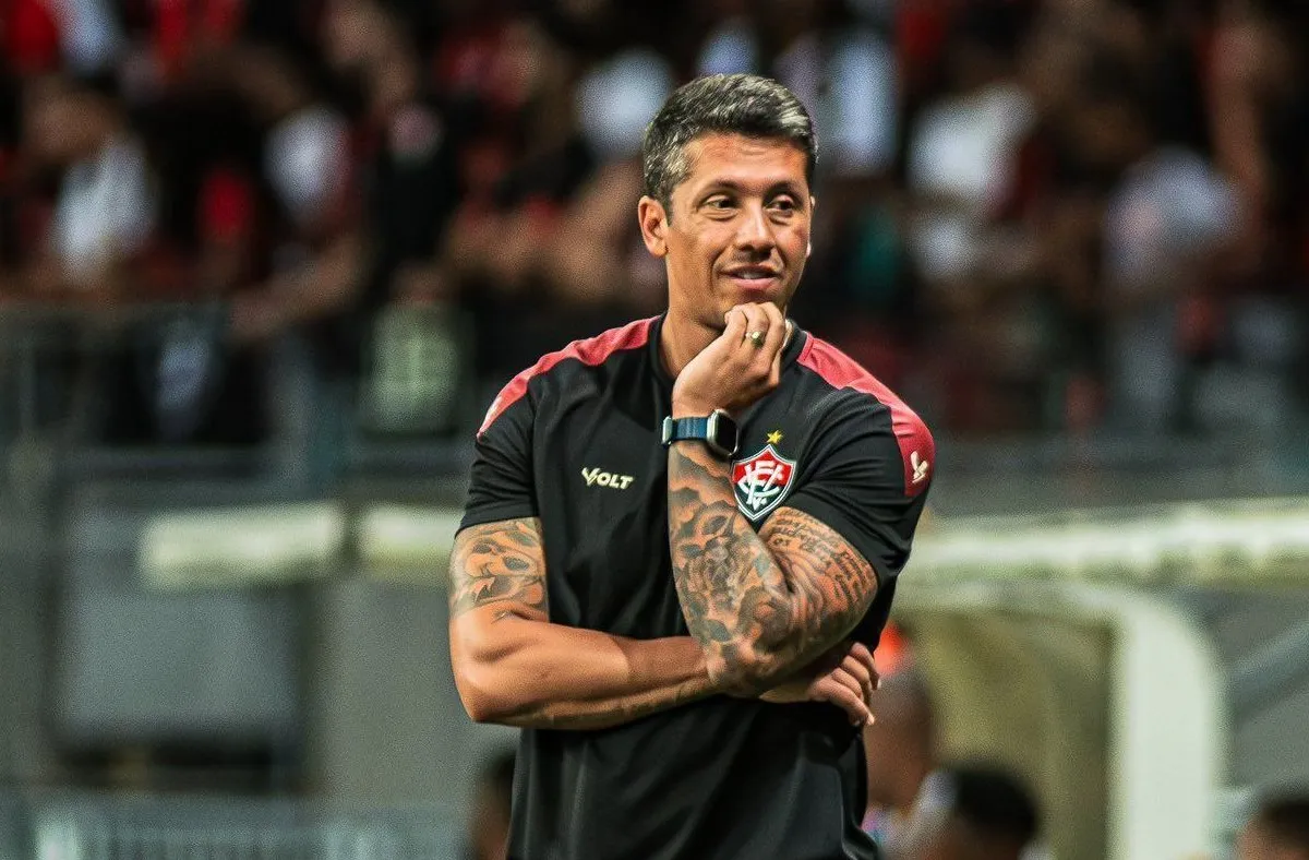 Thiago Carpini, primeiro técnico do Vitória no Brasileirão 2025