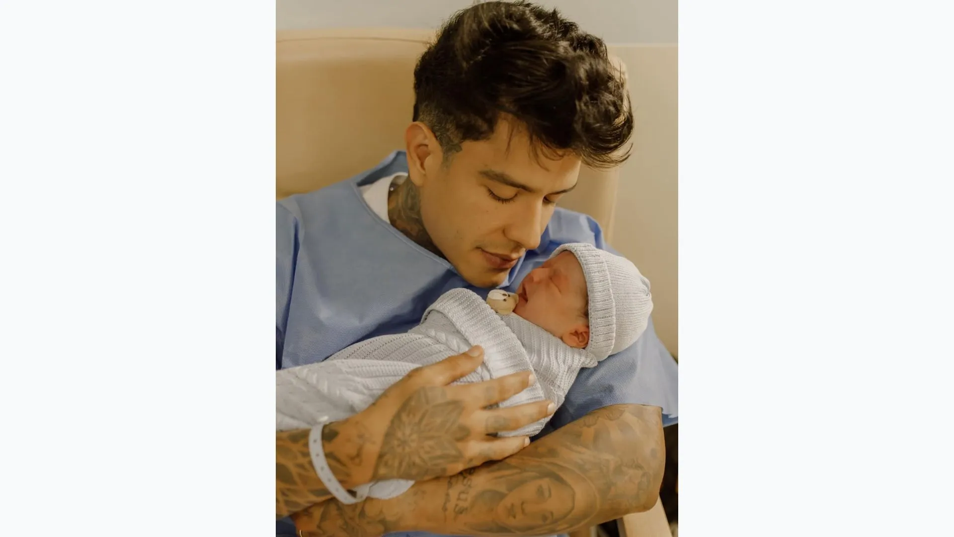 Imagem ilustrativa da imagem Emily Garcia e Victor Igoh mostram o rosto do bebê pela primeira vez