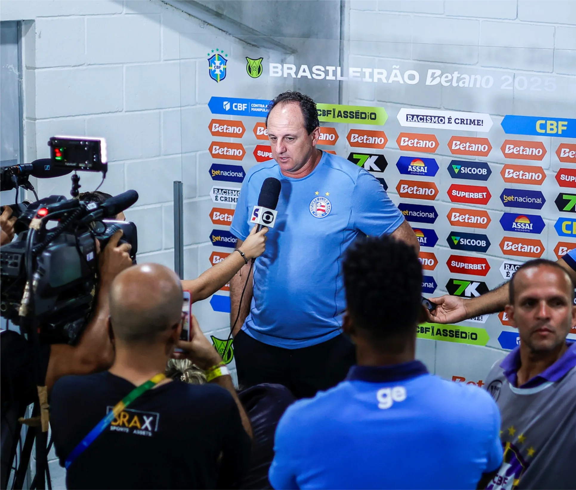 Treinador lamentou bastante o resultado negativo em casa