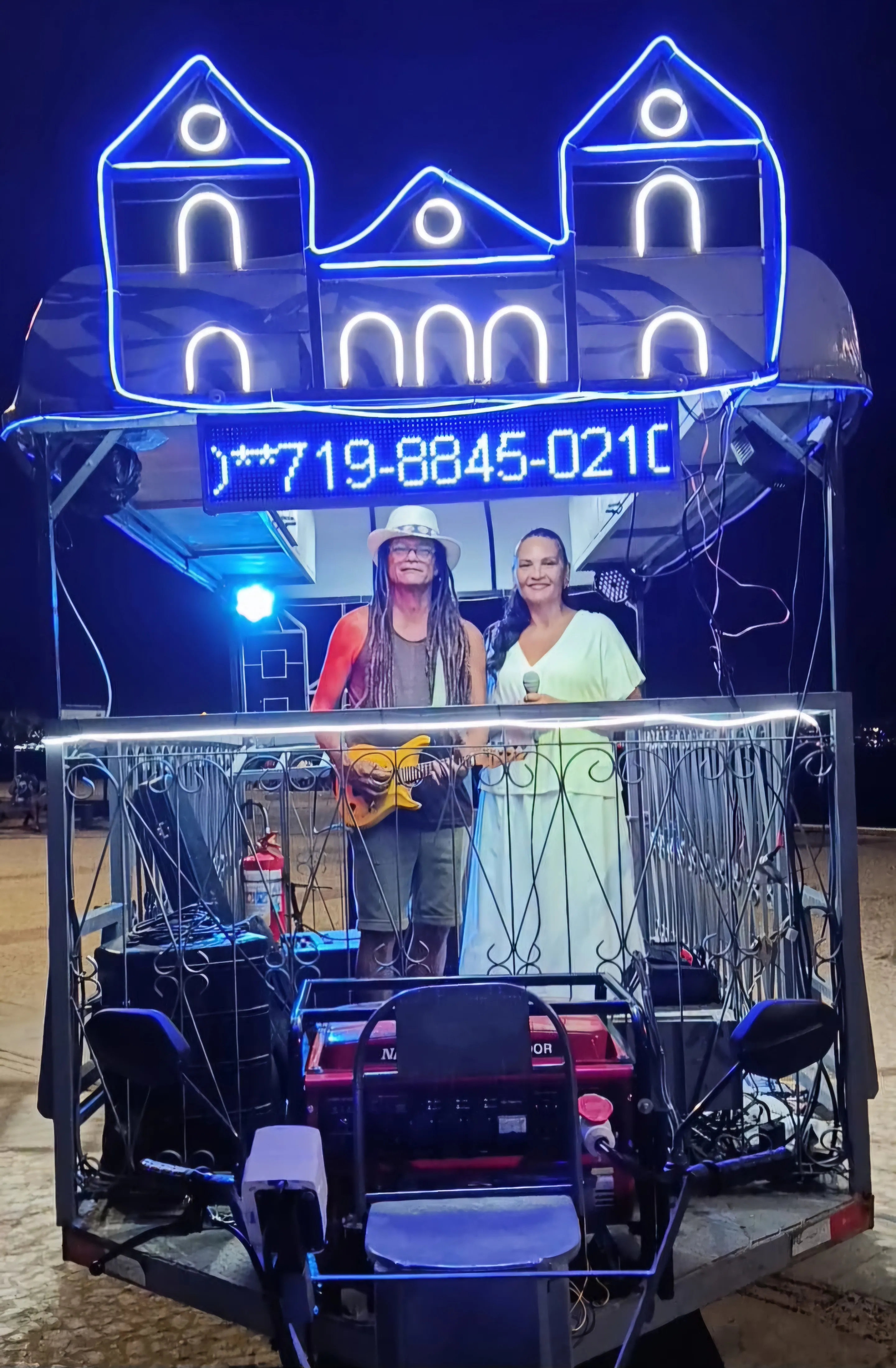 Imagem ilustrativa da imagem Ex-Banda Mel constrói trio elétrico e ganha prêmio