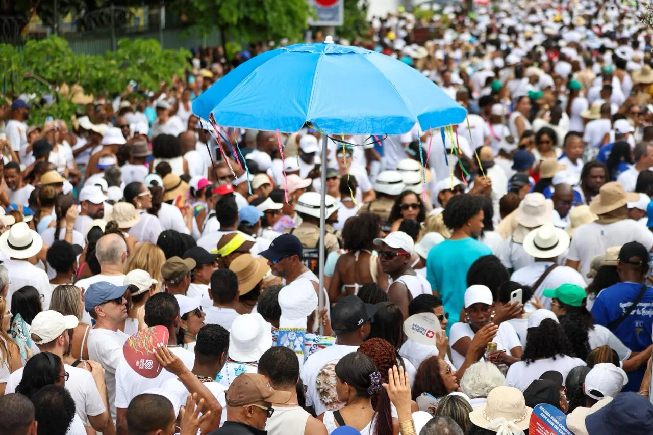 Imagem ilustrativa da imagem Fé toma conta de Salvador: veja registros da Lavagem do Bonfim