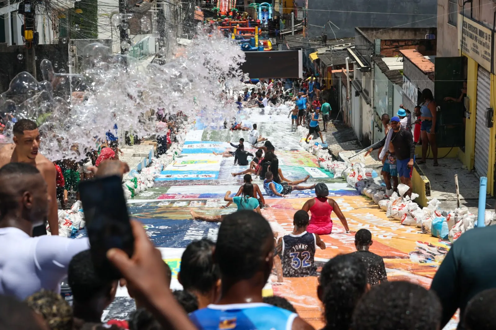 Imagem ilustrativa da imagem Festa da Ladeira de Sabão leva alegria para gurizada da Boca do Rio