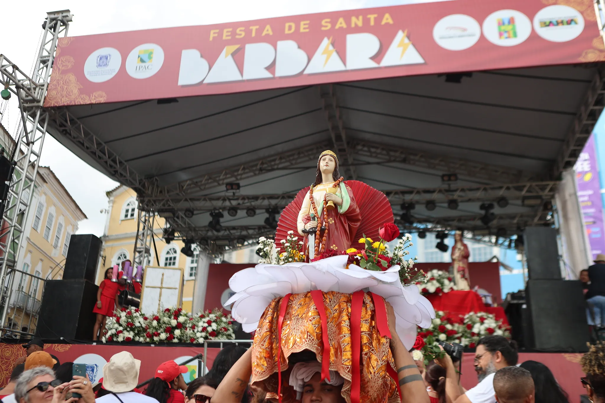 Imagem ilustrativa da imagem Festa de Santa Bárbara no Pelourinho terá missas, shows e alvorada