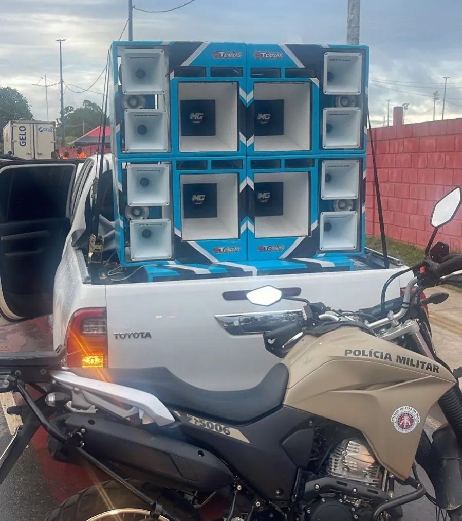 Imagem ilustrativa da imagem Festa paredão é encerrada pela PM no estacionamento do Barradão