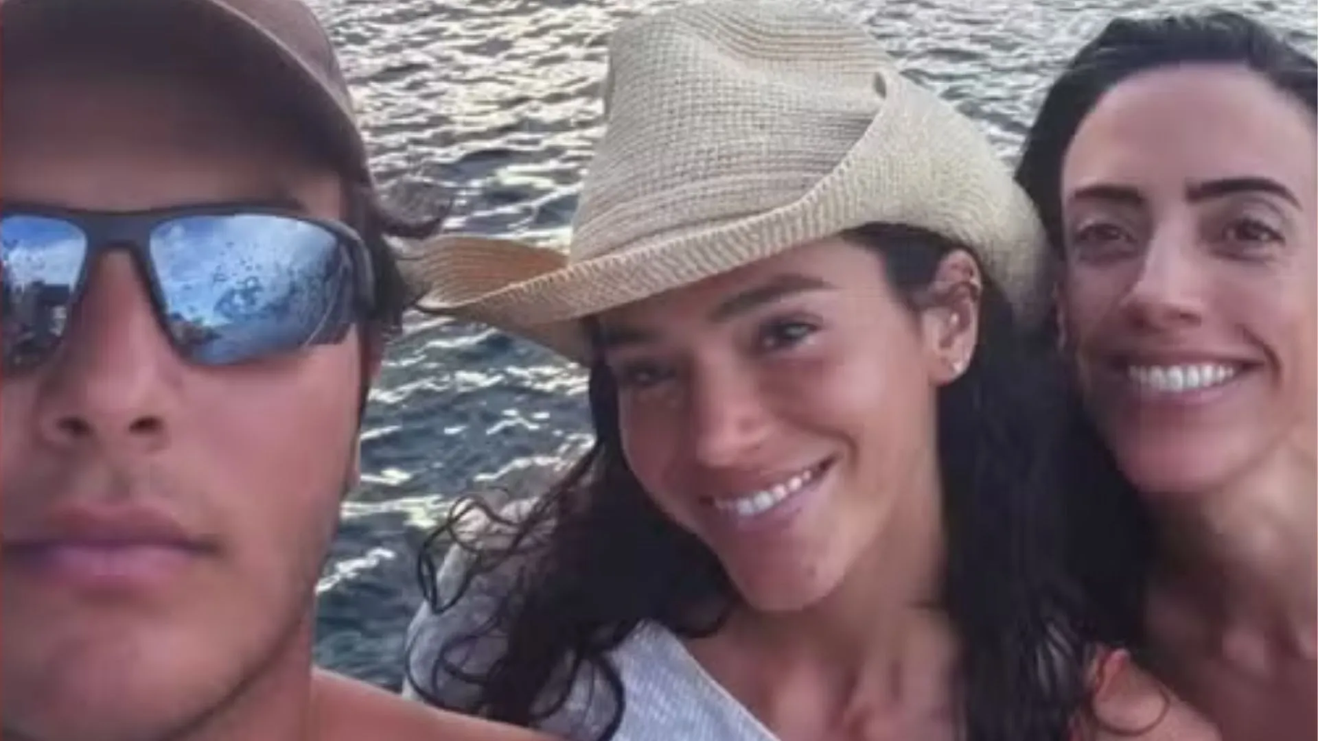 Imagem ilustrativa da imagem Filho de Ivete curte Baía de Todos os Santos com Bruna Marquezine