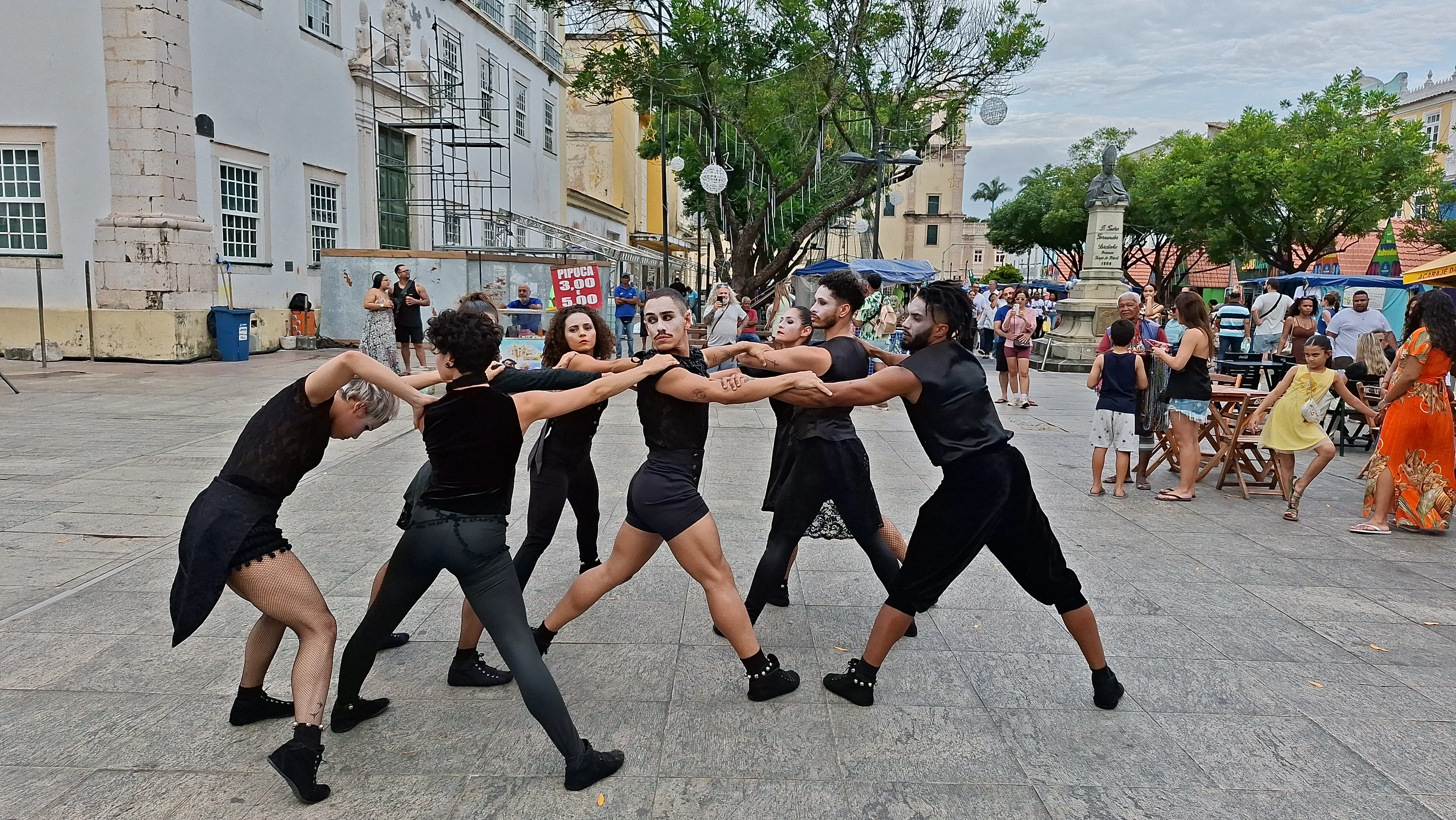 Imagem ilustrativa da imagem Focus Cia de Dança transforma Terreiro de Jesus com apresentações