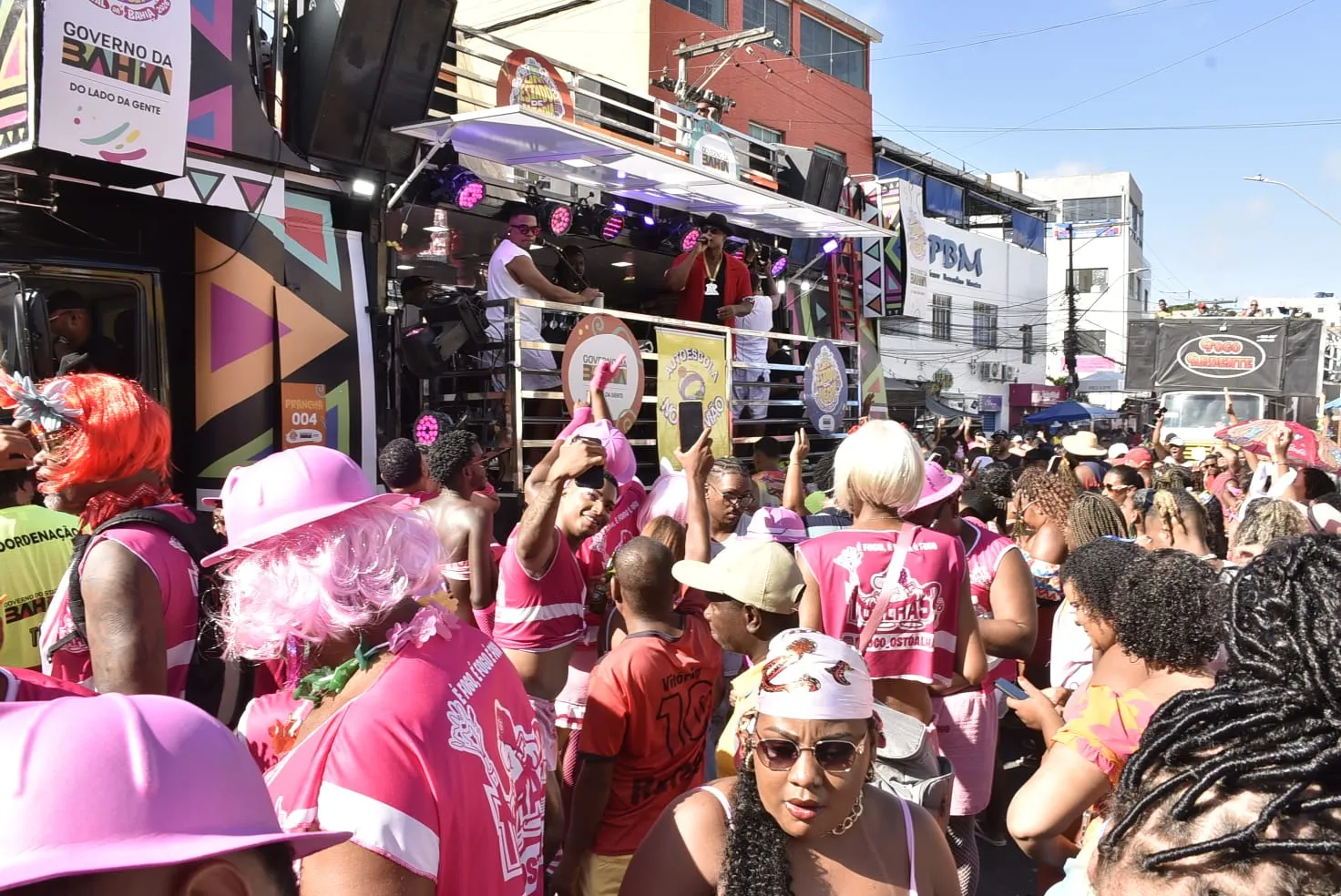 Imagem ilustrativa da imagem Folia nos bairros: Nordeste de Amaralina atrai quem dispensa a Barra